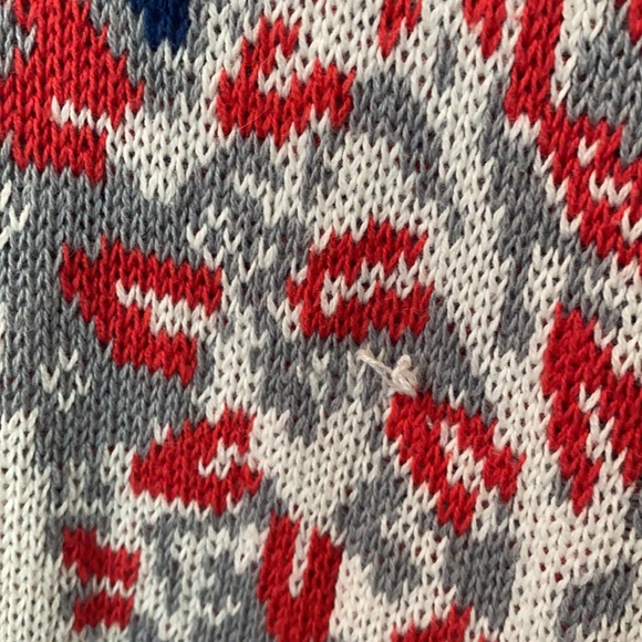 Game of Thrones “Winter is Here” Sweater - Picture 4 of 4